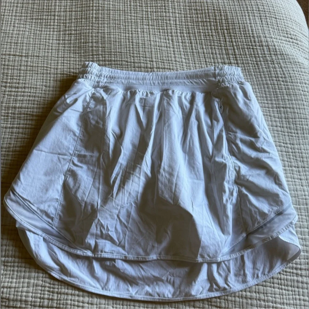 lululemon hotty hot tennis skirt - Picture 5 of 8